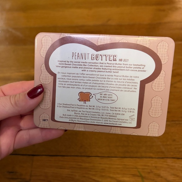 NEW / NEVER OPENED Too Faced Peanut Butter and Jelly Eyeshadow Palette - Picture 2 of 5
